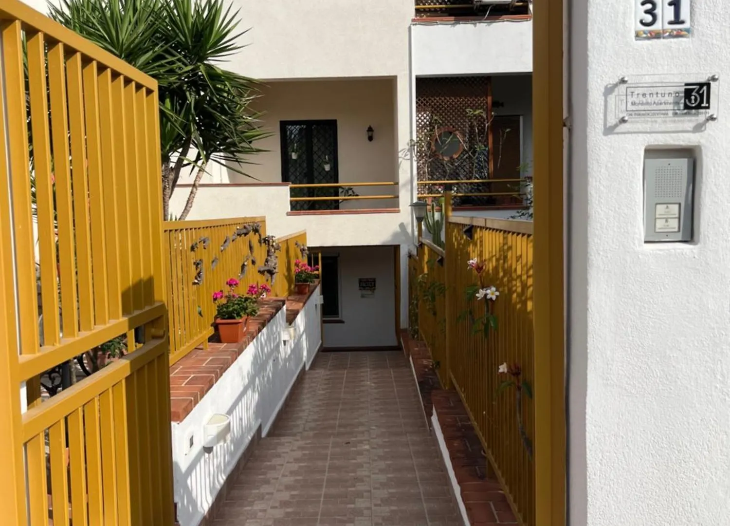 Trentuno Mondello Apartments
